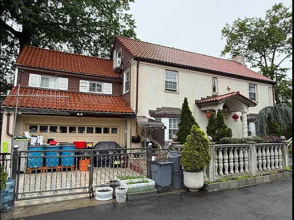 146-28 Bayside Avenue image 10 of 11