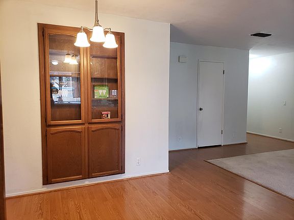 4th image of 5739 Elizabeth Ln