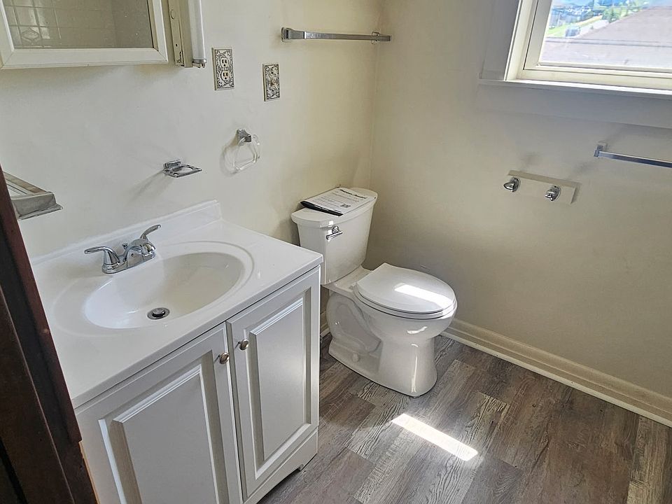1st image of 100 E Bell Ave #2