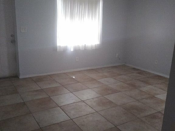 3rd image of 9498 Tacoma Ave APT B