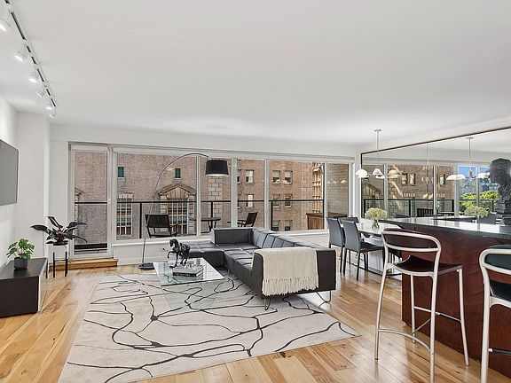 3rd image of 200 Central Park S APT 10H