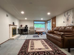 8704 196th St SW, Edmonds, WA 98026