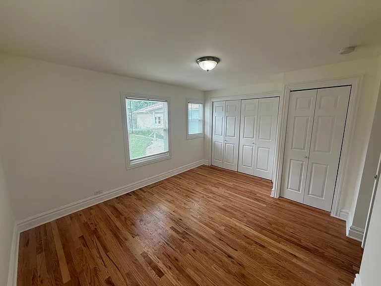 542 Cherry Ln — Photo 1