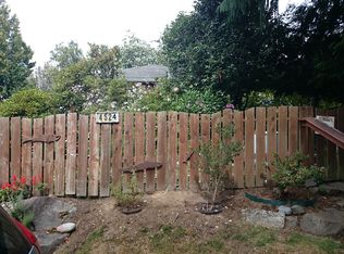 4524 SW Henderson St, Seattle, WA 98136