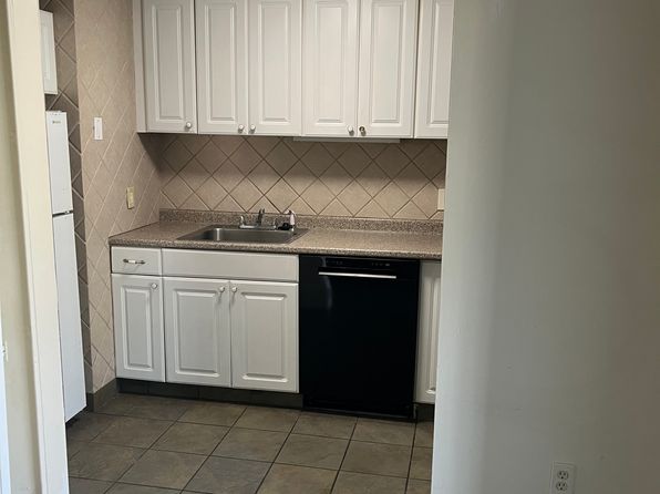 20 Burgundy Hill Ln