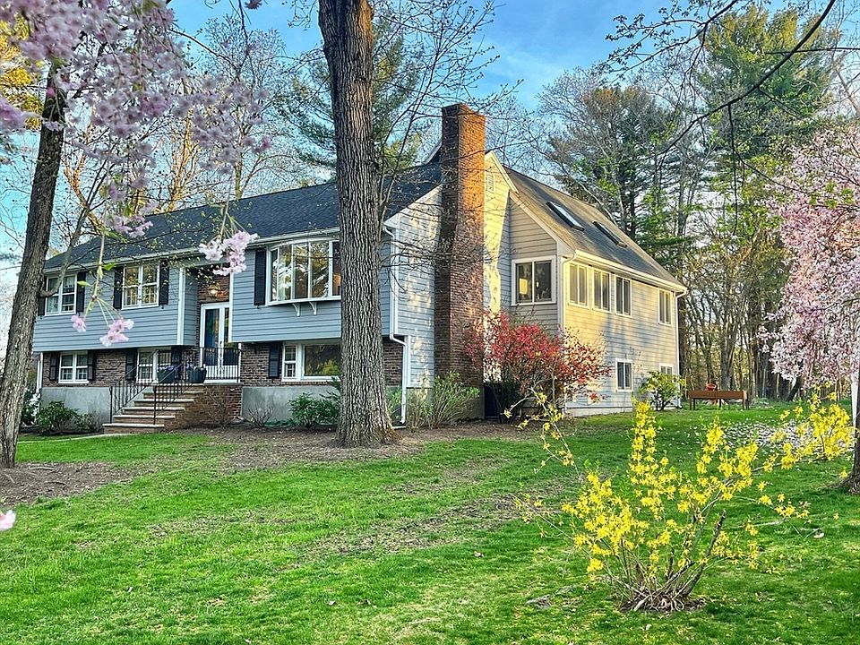 1st image of 10 Heritage Ln