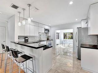 208 NW 24th St, Wilton Manors, FL 33311