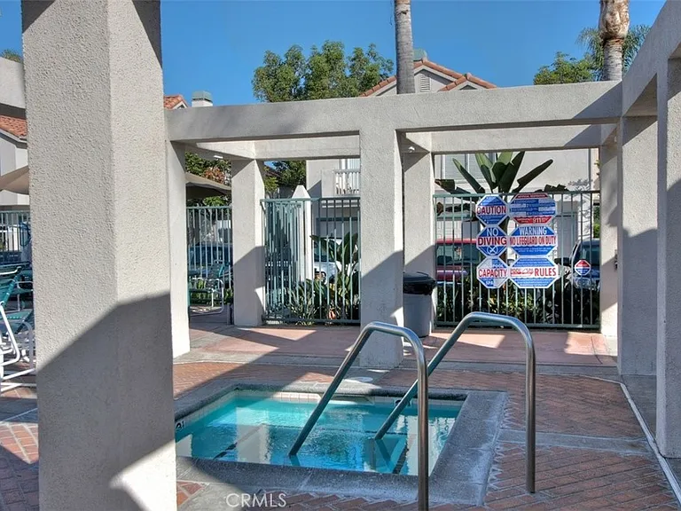 8 Coral Rdg #109 — Photo 25