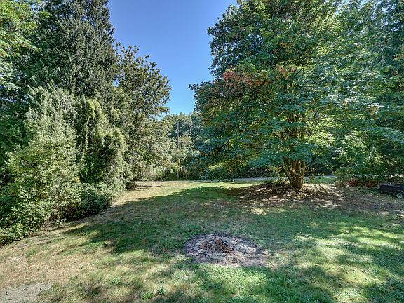 4th image of 2504 27th Ave SW