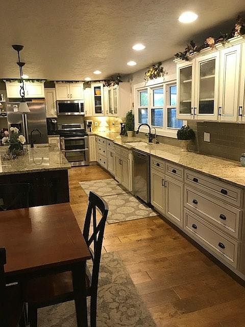 Large kitchen with granite