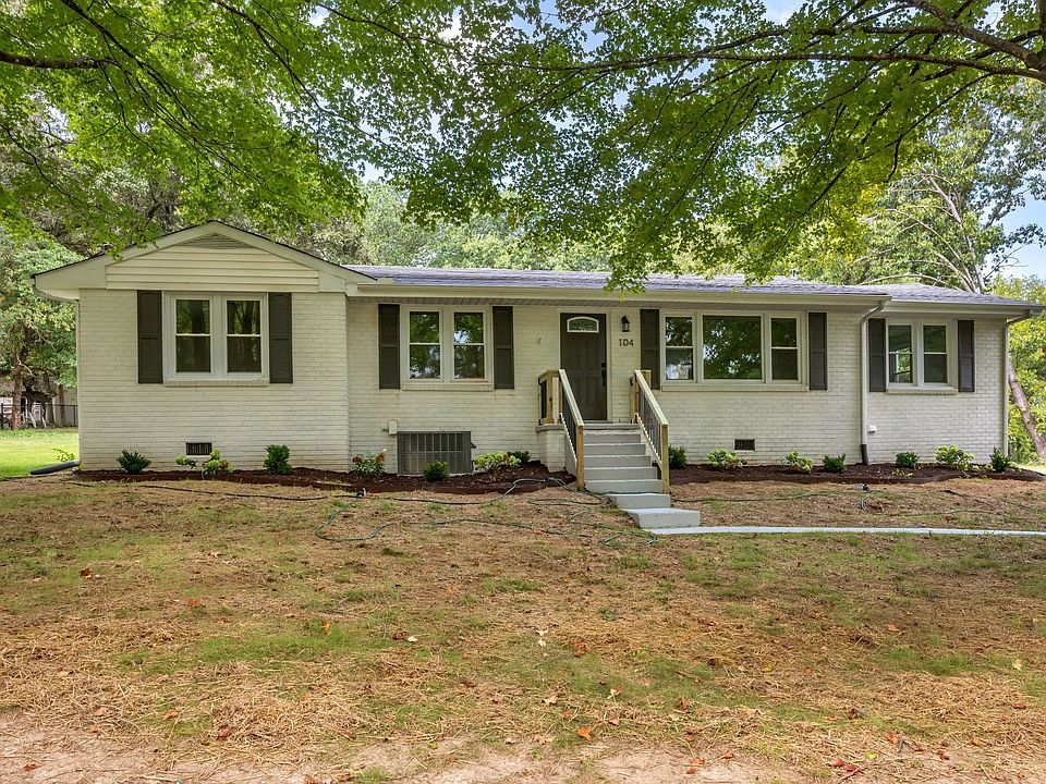 1st image of 104 Hummingbird Ln