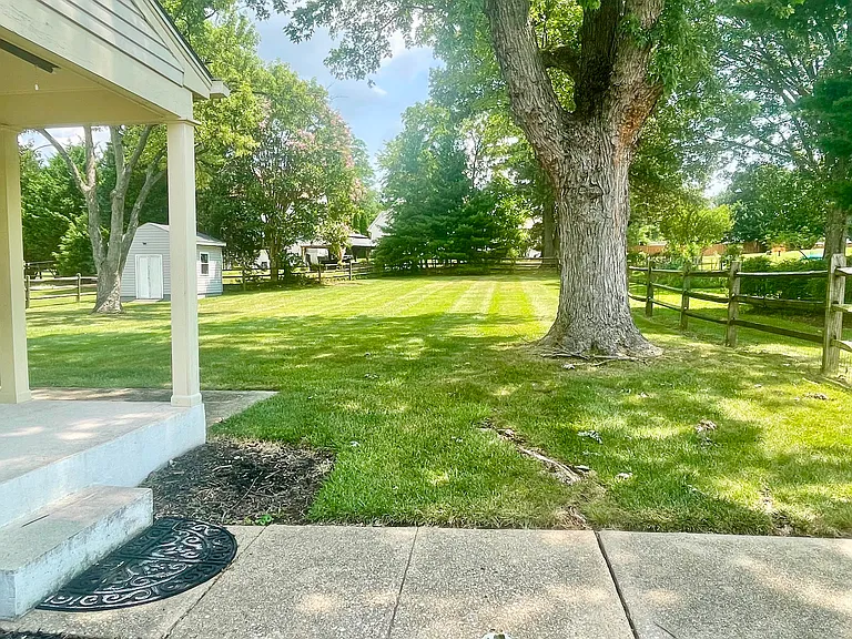 1305 Pleasant Valley Dr — Photo 30