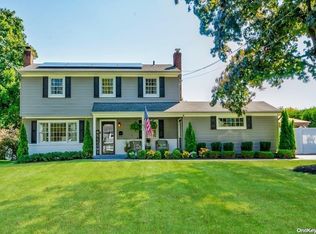 3 Lark Ln, East Northport, NY 11731