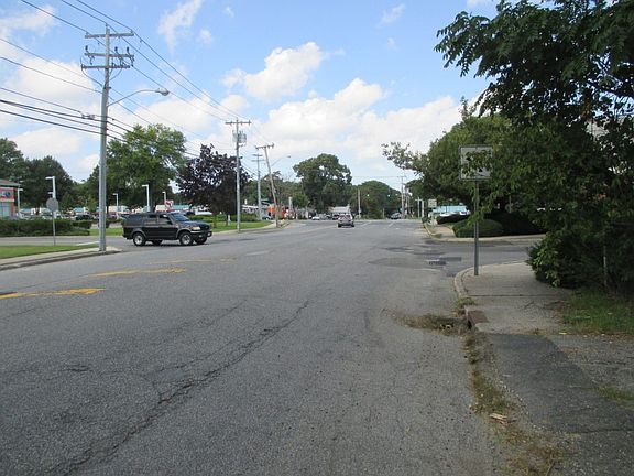 5th image of 11 Pleasant Ave