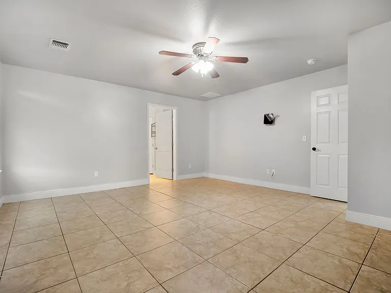 9315 Buccola Ave — Photo 15