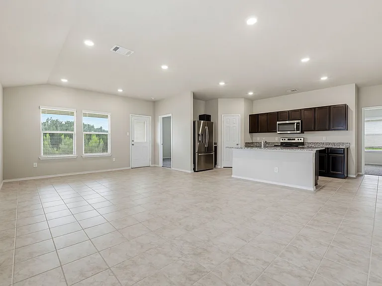 1706 Jarma Dr — Photo 2
