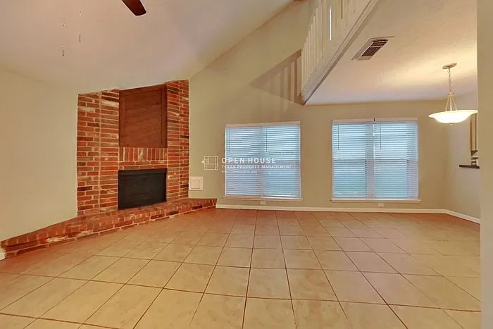 3 bed, 2.5 bath, 1621 sqft, $1,875 — Photo 3