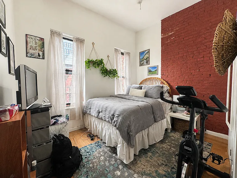 330 W 43rd St #19 — Photo 2