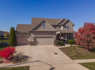 1313 Wicklow Dr, Bloomington, IL 61705