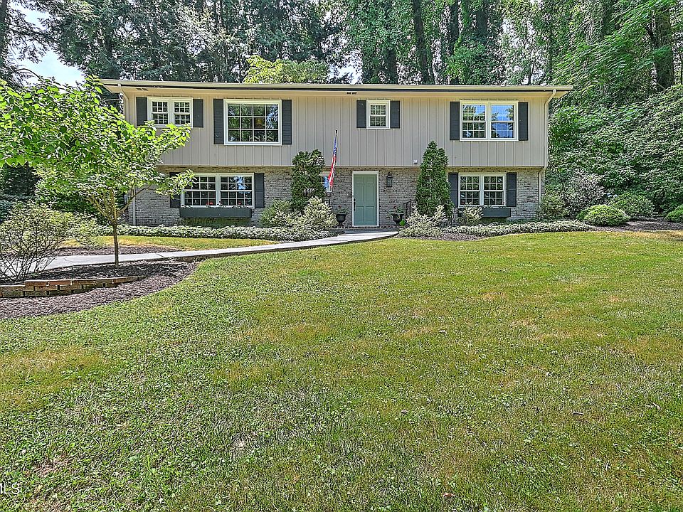 1st image of 205 Peachtree Cir
