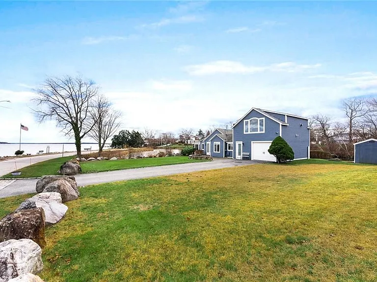 163 Beachwood Dr — Photo 2