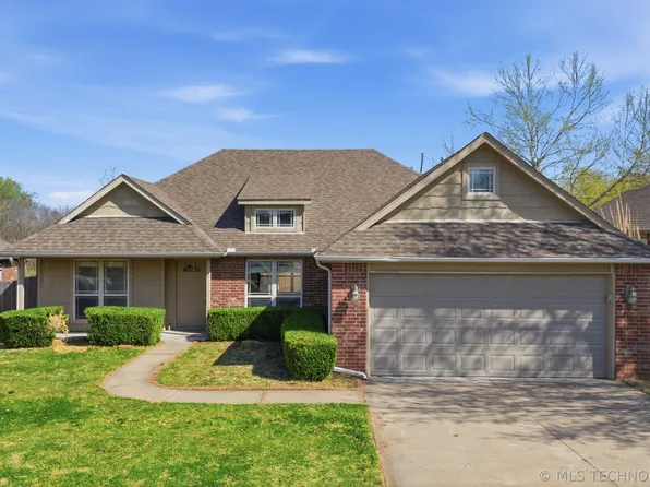 10005 E 101st St N, Owasso, OK 74055