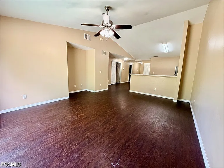 348 Bell Blvd S — Photo 19