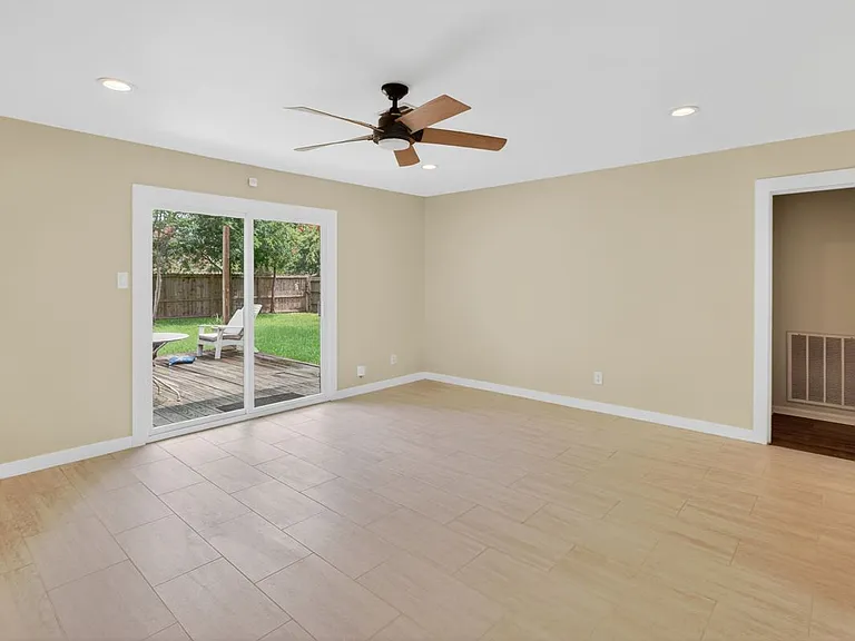5502 Effingham Dr — Photo 28