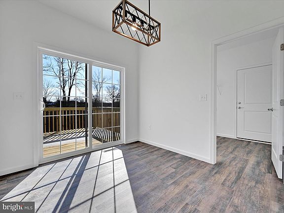 5th image of 4 Stream