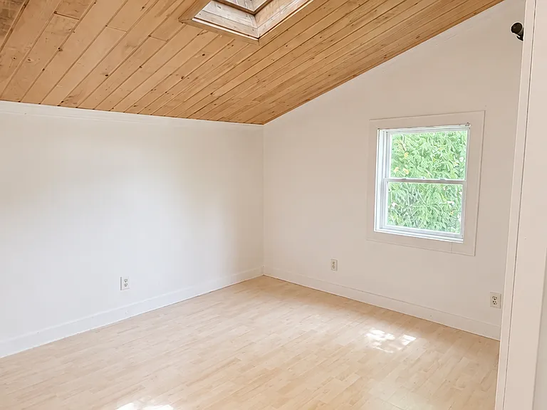 2858 Broadway — Photo 16