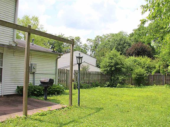3rd image of 1568A Pleasant Valley Ct