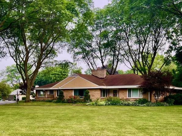 8201 West Edgerton AVENUE, Greendale, WI 53129