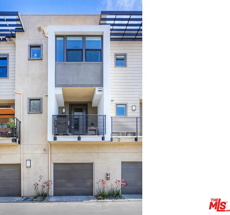 3945 Eagle Rock Blvd #49