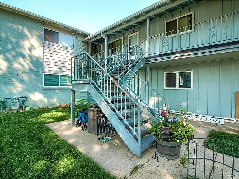 2515 S Sheridan Blvd — Photo 19