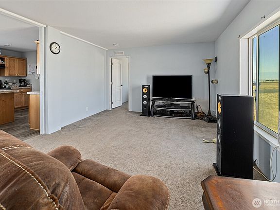 3rd image of 7560 Lower Green Canyon Rd
