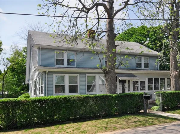 15 Sagamore St, Warwick, RI 02889