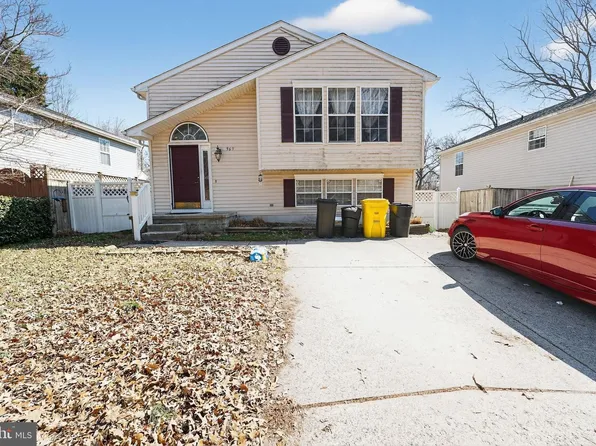 969 10th St, Pasadena, MD 21122