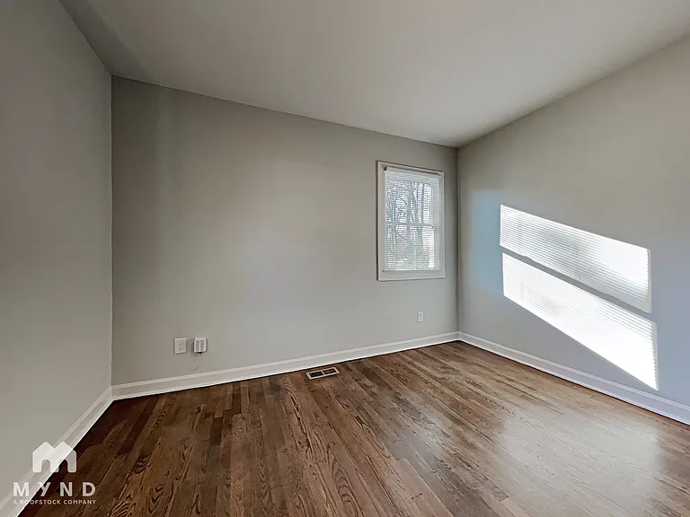 6143 Castle Ct — Photo 12