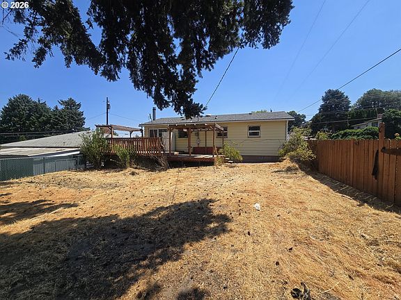 2nd image of 1515 Mount Hood St