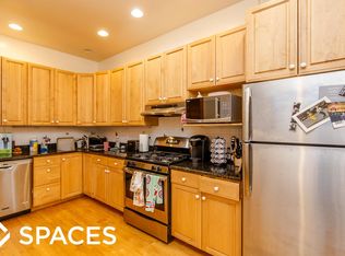 1051 W Grace St, Chicago, IL 60613