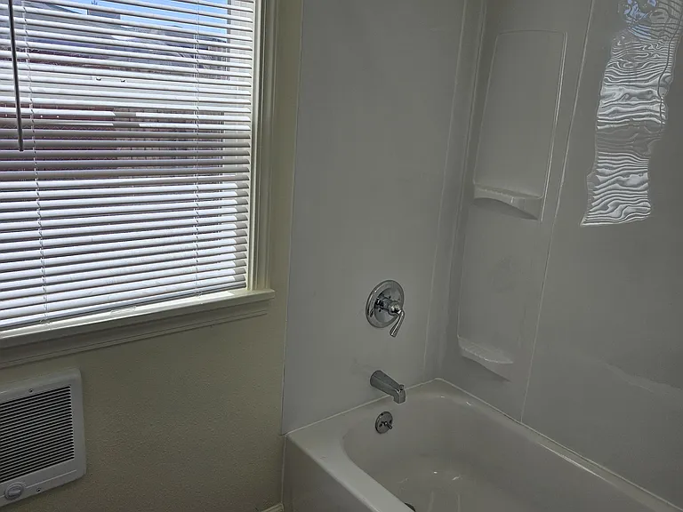 6426 S Puget Sound Ave — Photo 3