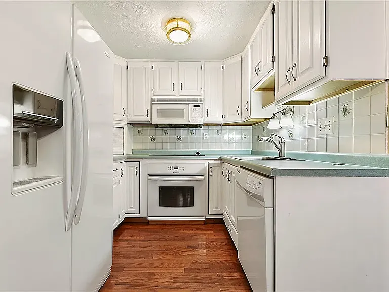 806 Countryside Dr — Photo 4