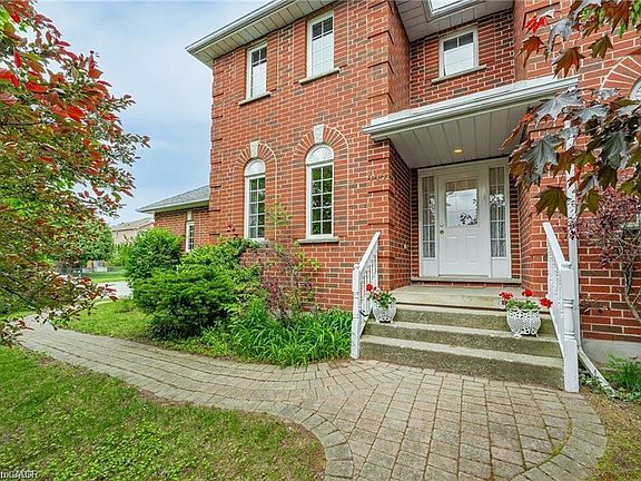 2nd image of 444 Burnett Ave