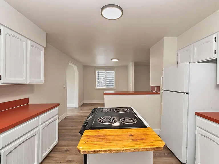 2500 W Madison Ave — Photo 16