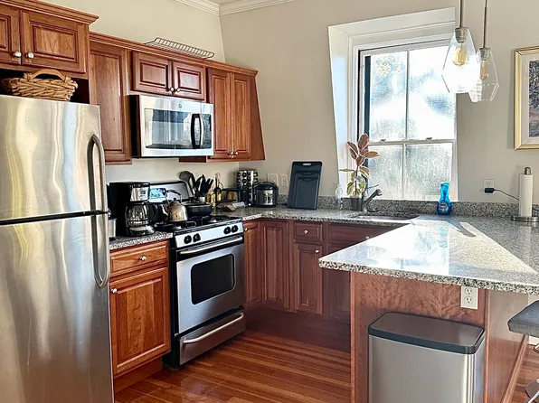 400 Broadway APT 7, Somerville, MA 02145