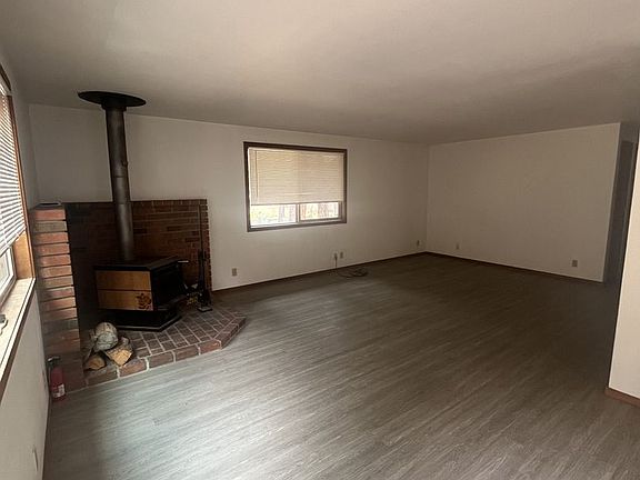 2nd image of 4 Wolf Ln #57246