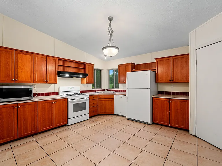 13507 W Stella Ln — Photo 7