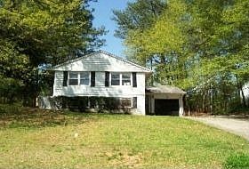 1st image of 2494 Carolyn Dr