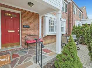 9 Robins Cres #9, New Rochelle, NY 10801