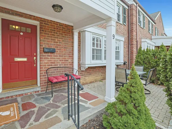 9 Robins Crescent #9, New Rochelle, NY 10801